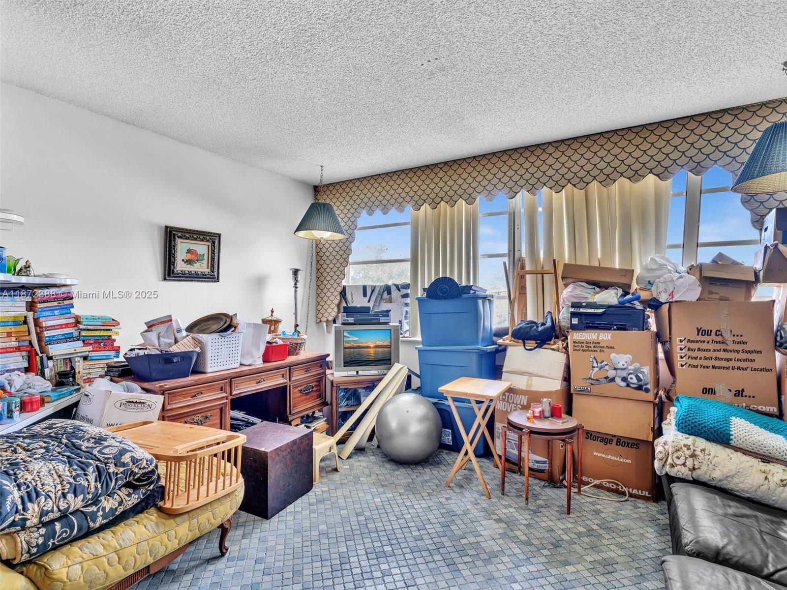 ROYAL OAKS CONDO - Residential