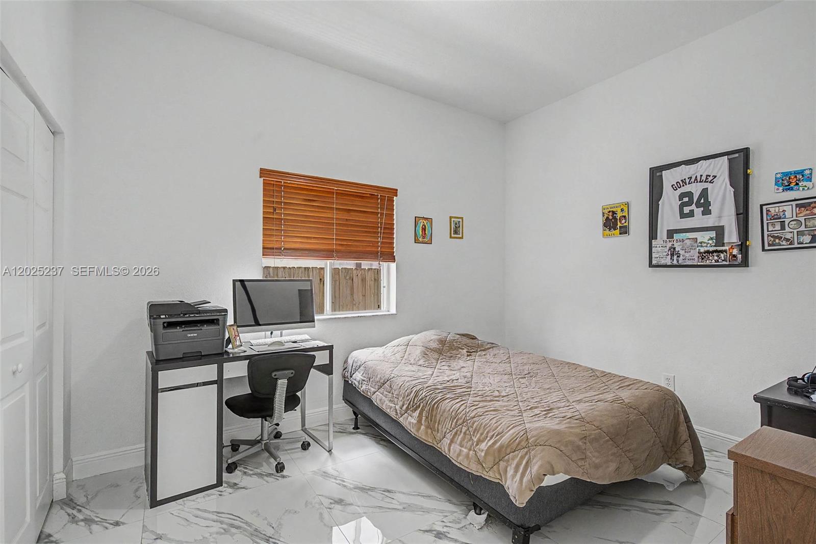 SANTA MONICA ESTATES - Residential
