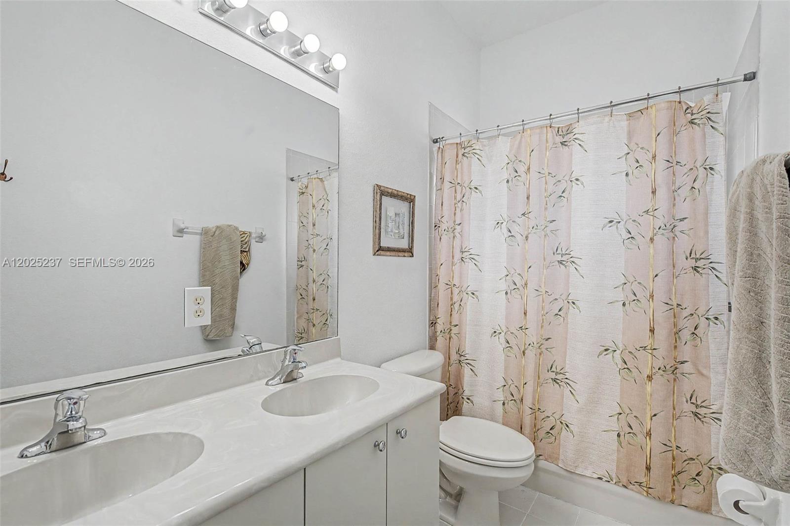SANTA MONICA ESTATES - Residential