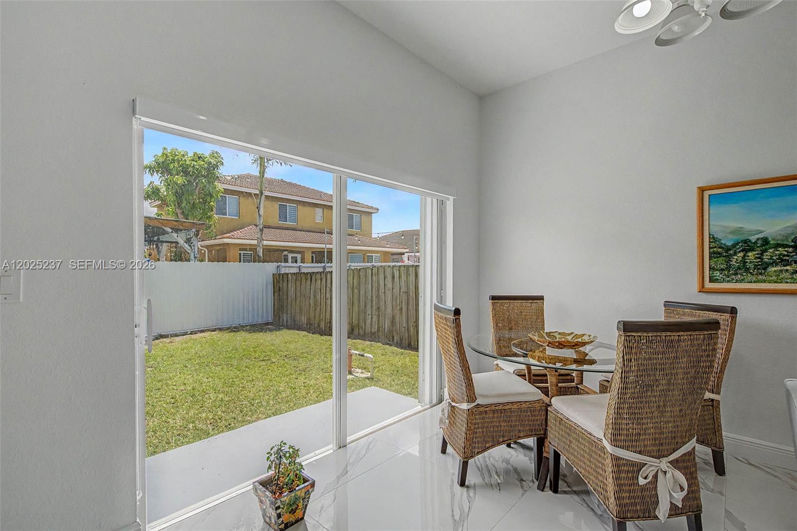 SANTA MONICA ESTATES - Residential