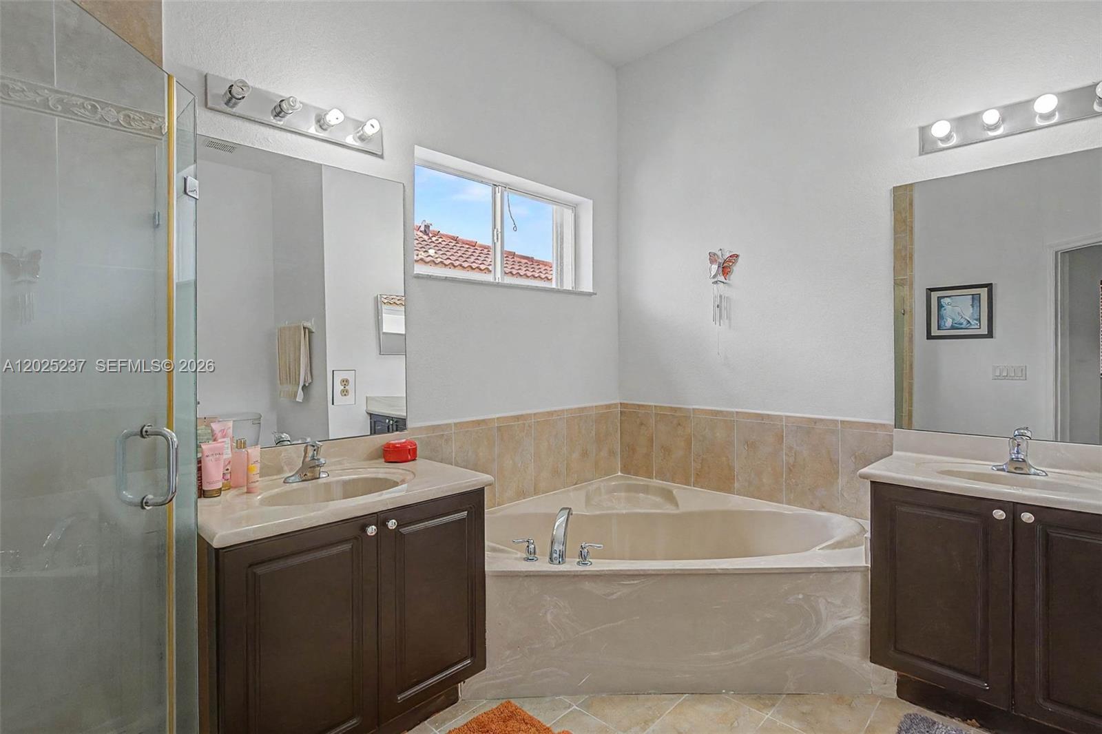 SANTA MONICA ESTATES - Residential