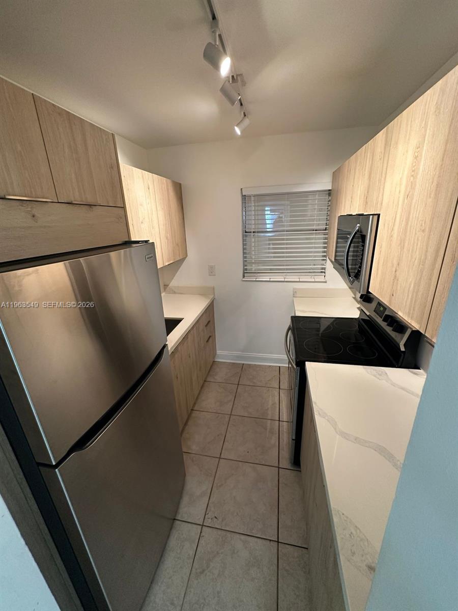 PIER 43 CONDO - Residential