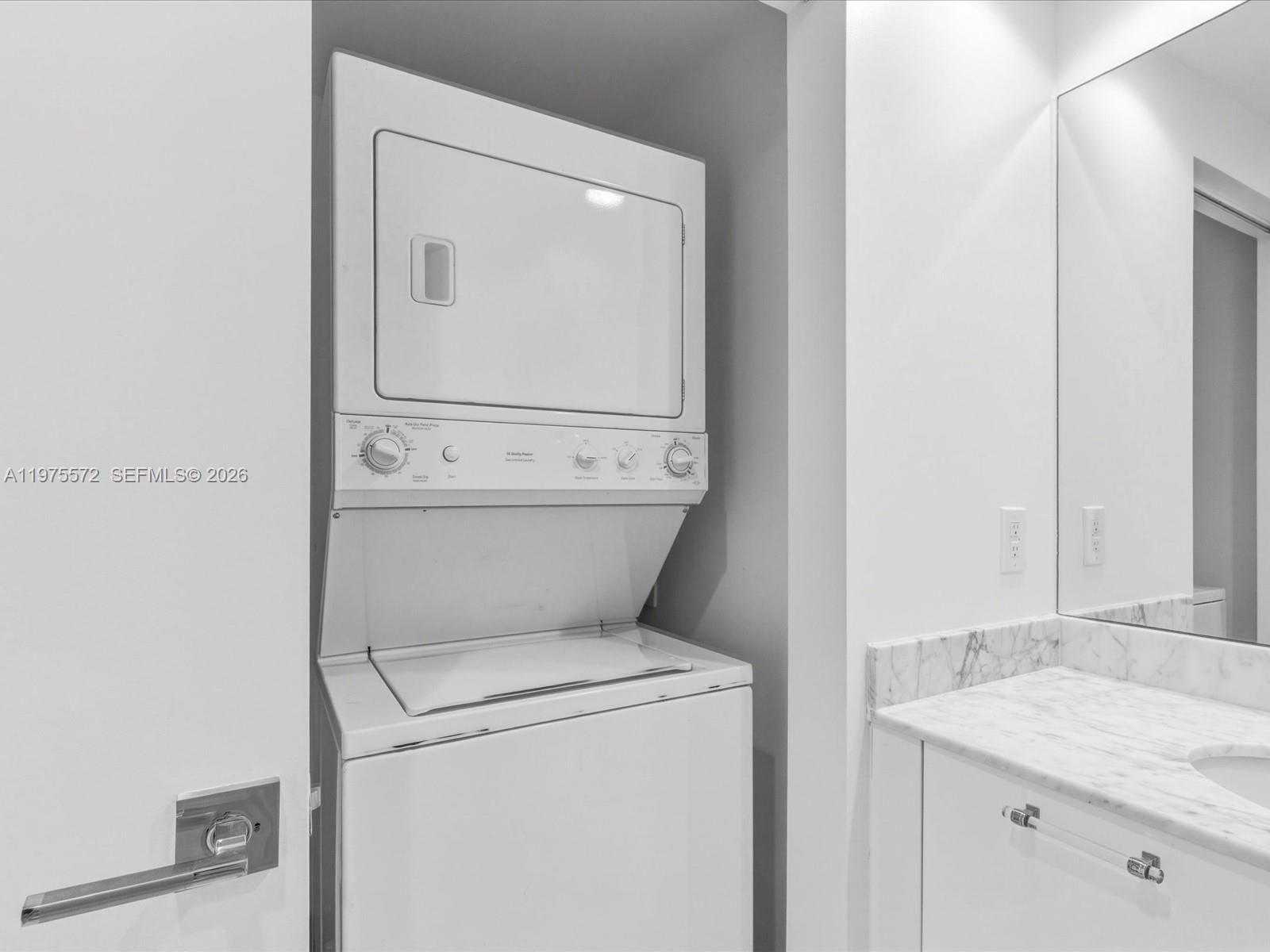 THE PLAZA 901 BRICKELL CO - Residential Lease