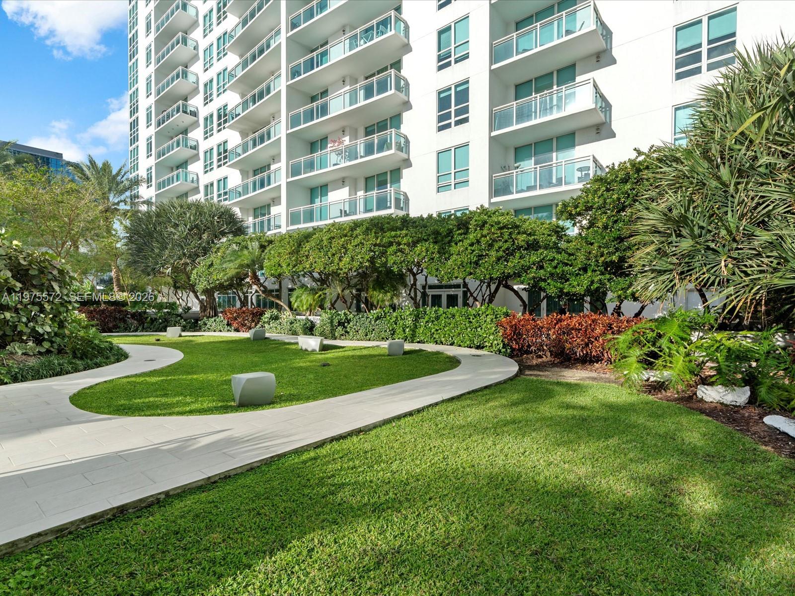 THE PLAZA 901 BRICKELL CO - Residential Lease