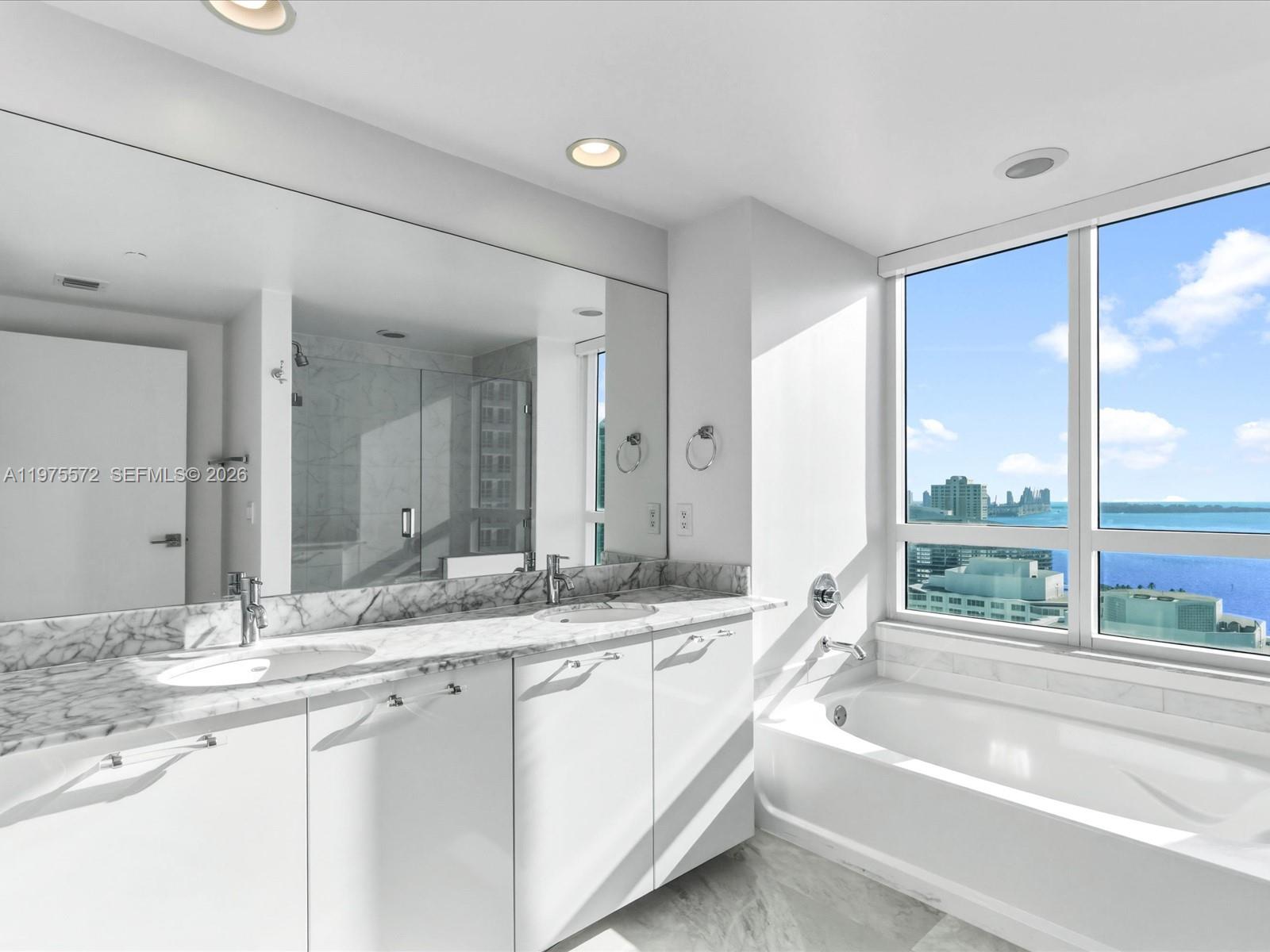 THE PLAZA 901 BRICKELL CO - Residential Lease