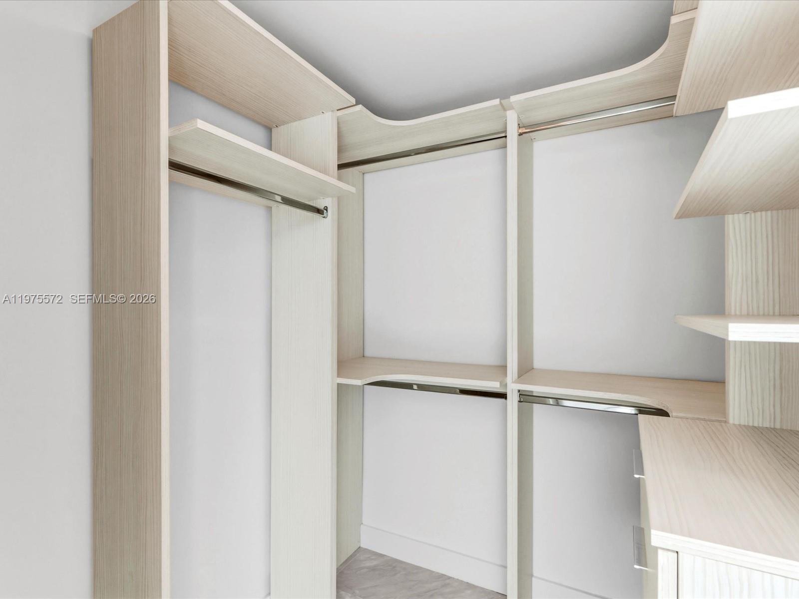 THE PLAZA 901 BRICKELL CO - Residential Lease