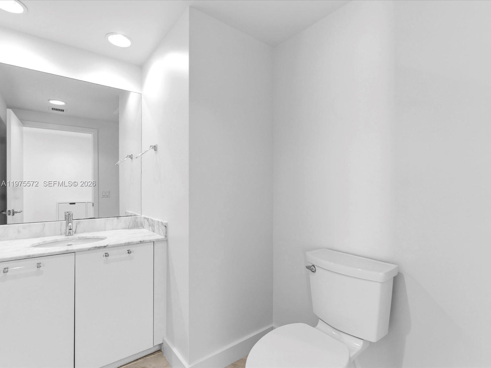 THE PLAZA 901 BRICKELL CO - Residential Lease