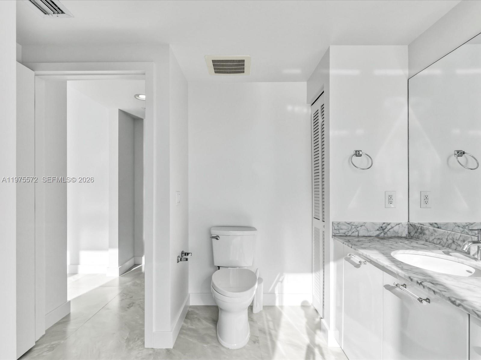 THE PLAZA 901 BRICKELL CO - Residential Lease