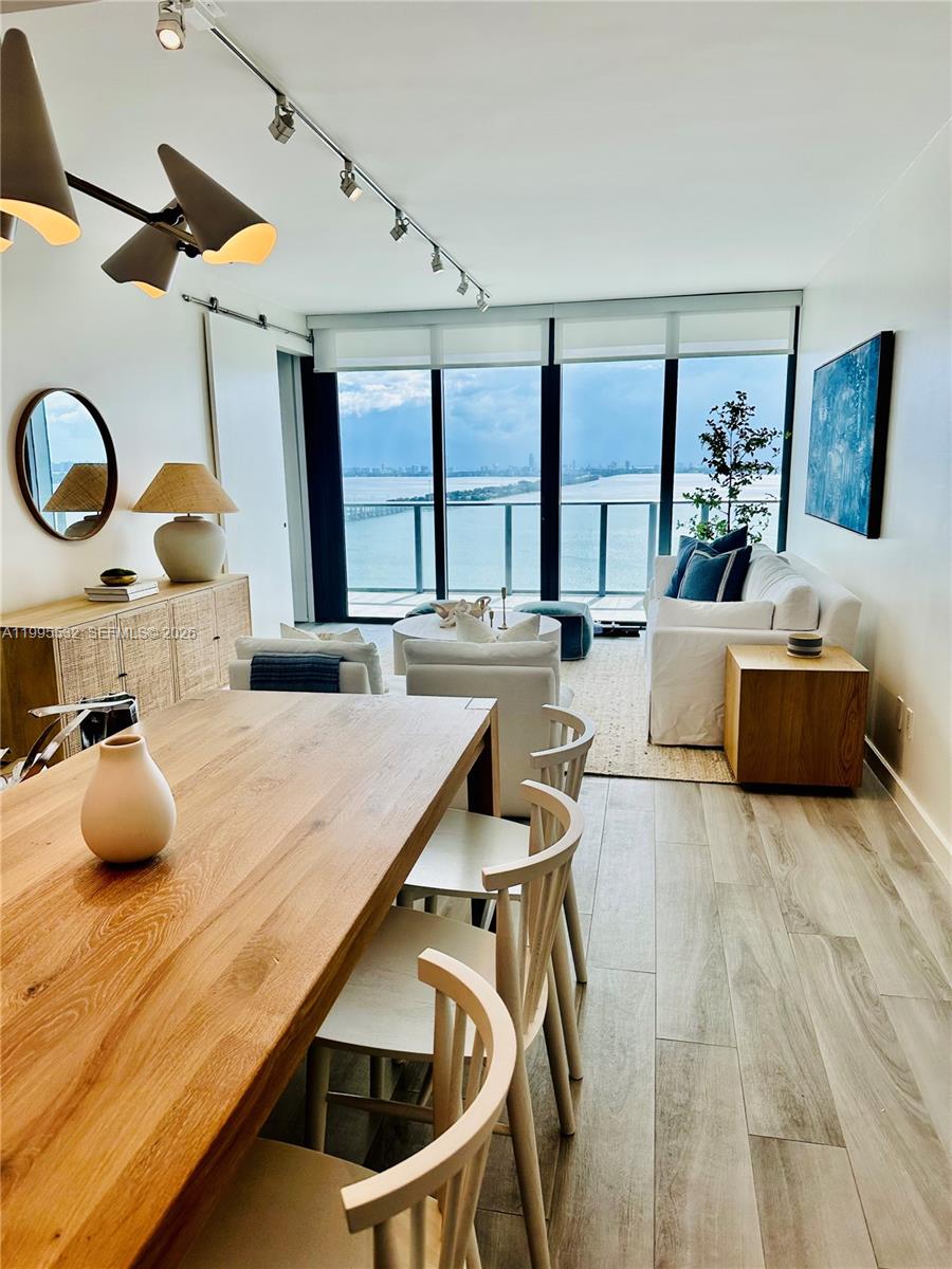 3131 NE 7th Ave 2103