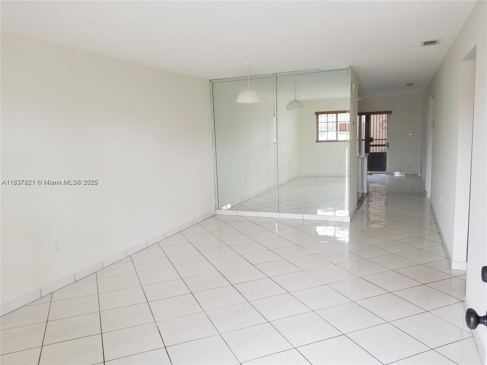 8851 NW 119th 4112