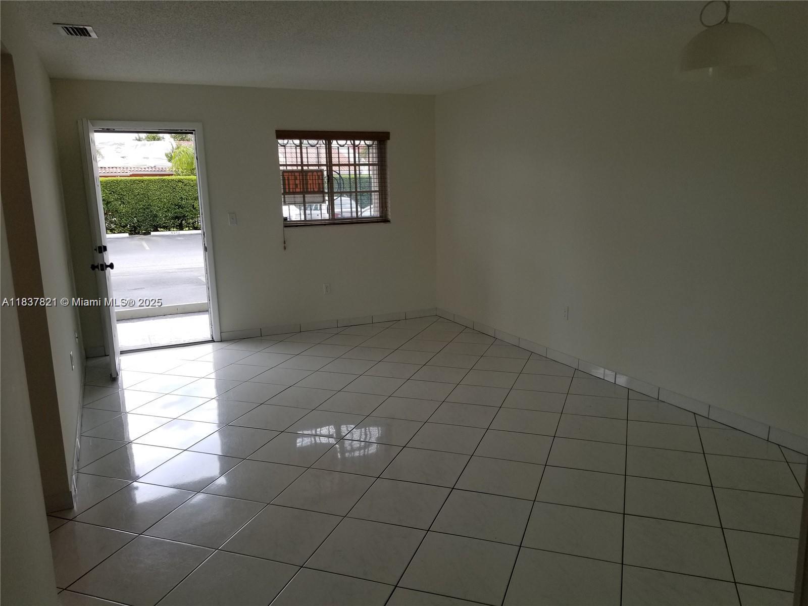 8851 NW 119th 4112