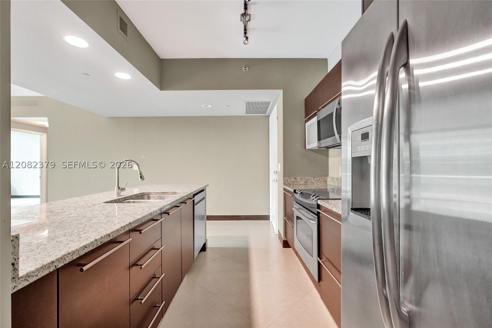 951 Brickell Ave 1106