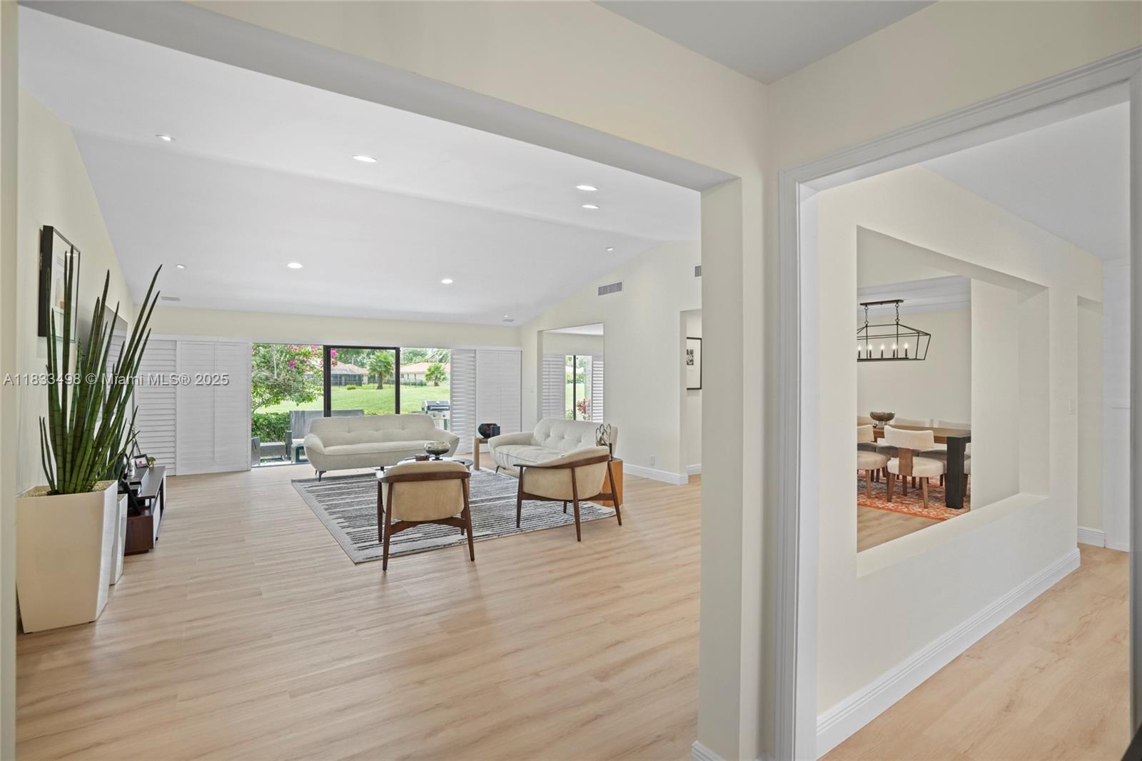 VILLA RESIDENCES OF EMERA - Residential Lease