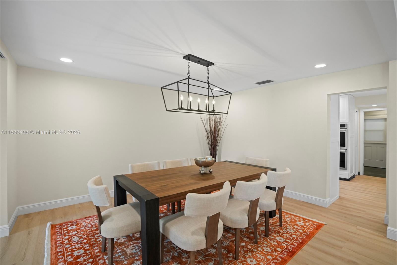 VILLA RESIDENCES OF EMERA - Residential Lease