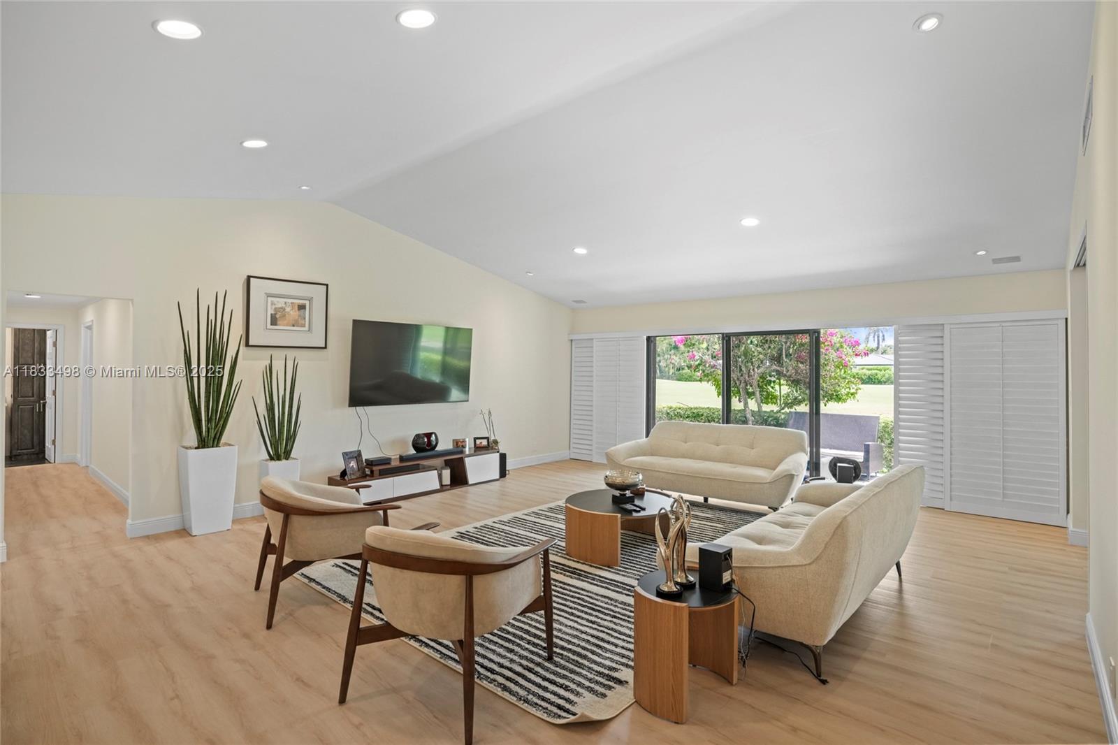 VILLA RESIDENCES OF EMERA - Residential Lease