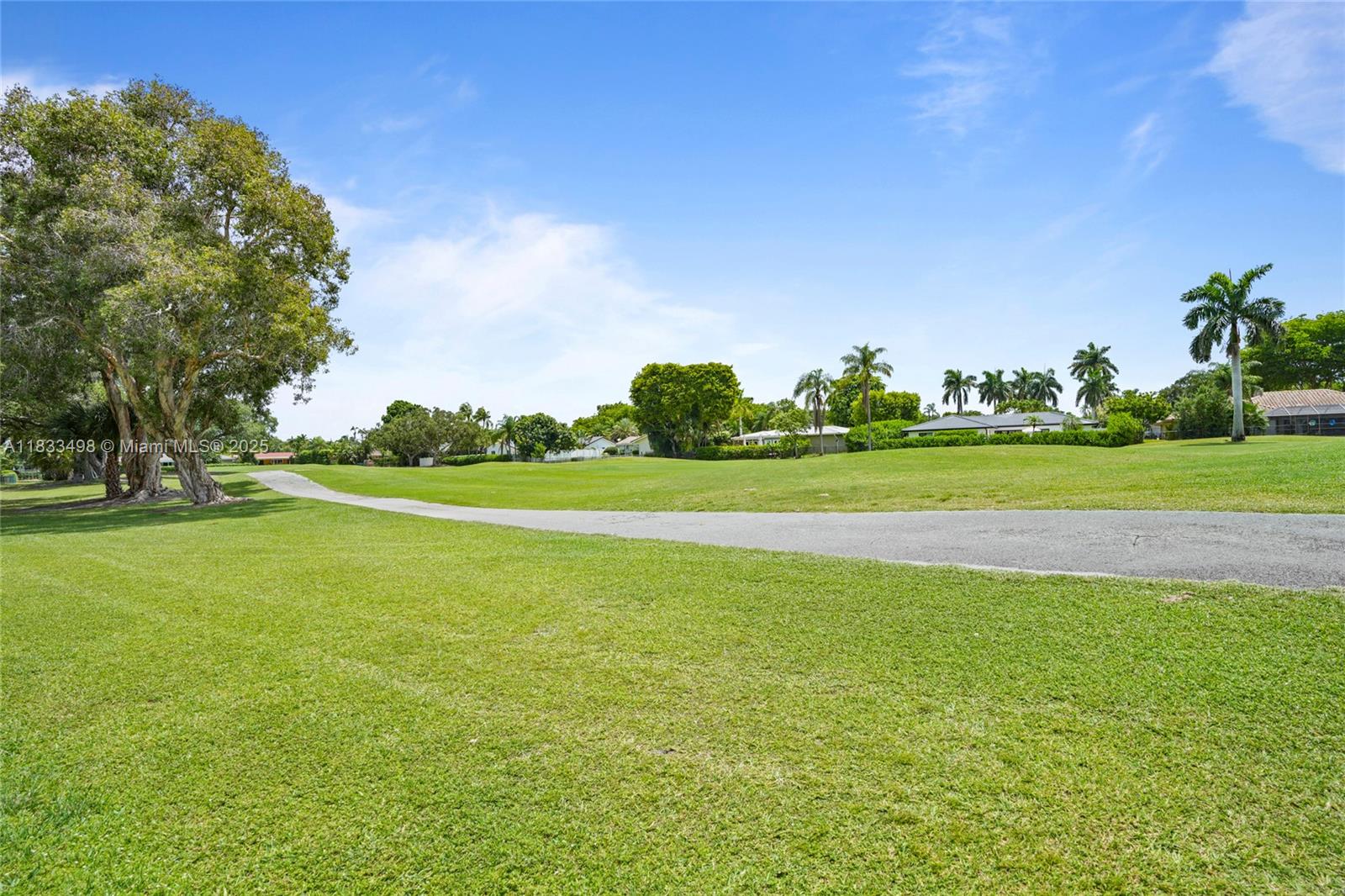 VILLA RESIDENCES OF EMERA - Residential Lease