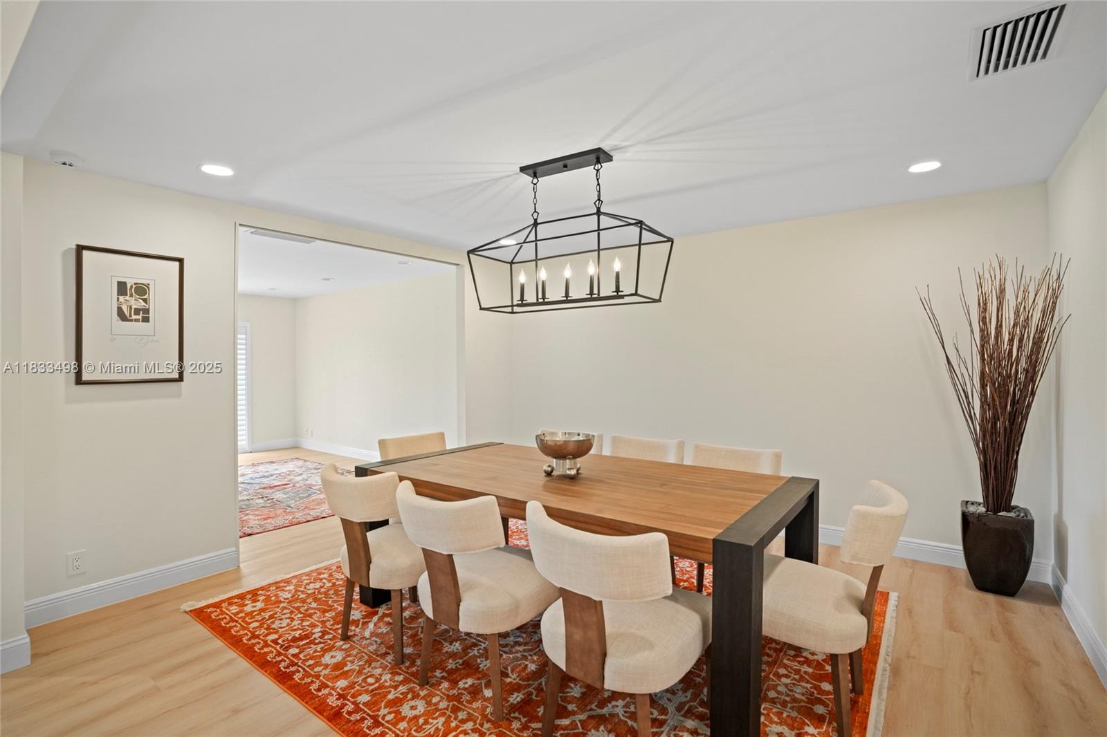 VILLA RESIDENCES OF EMERA - Residential Lease