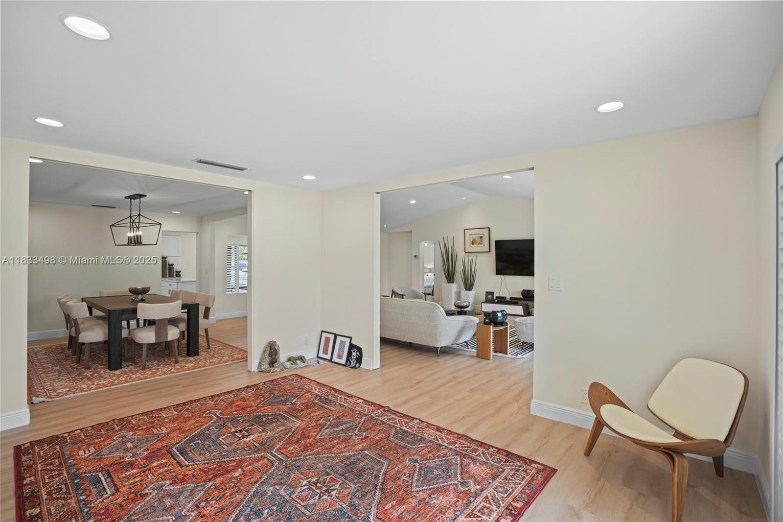 VILLA RESIDENCES OF EMERA - Residential Lease