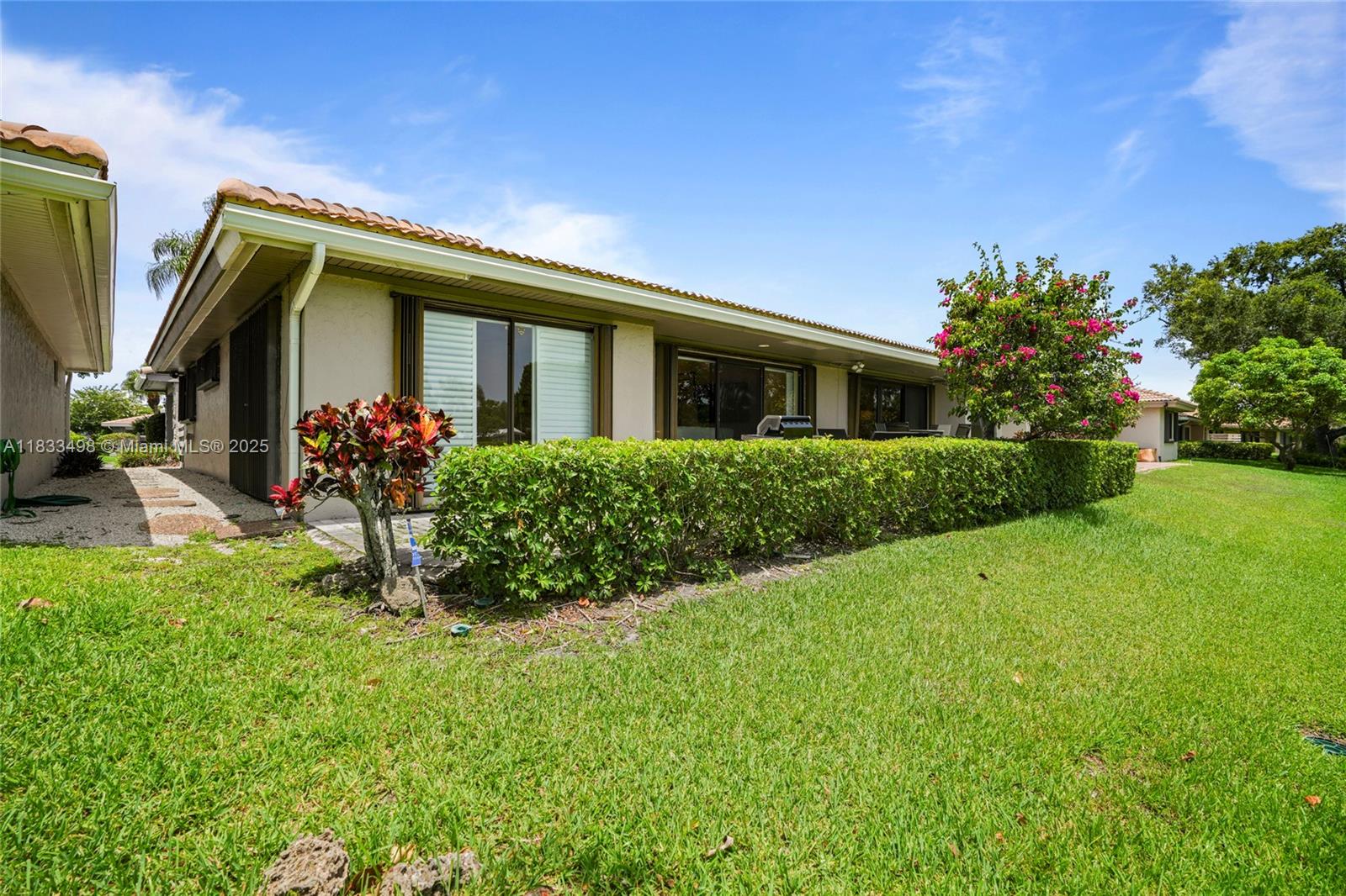 VILLA RESIDENCES OF EMERA - Residential Lease