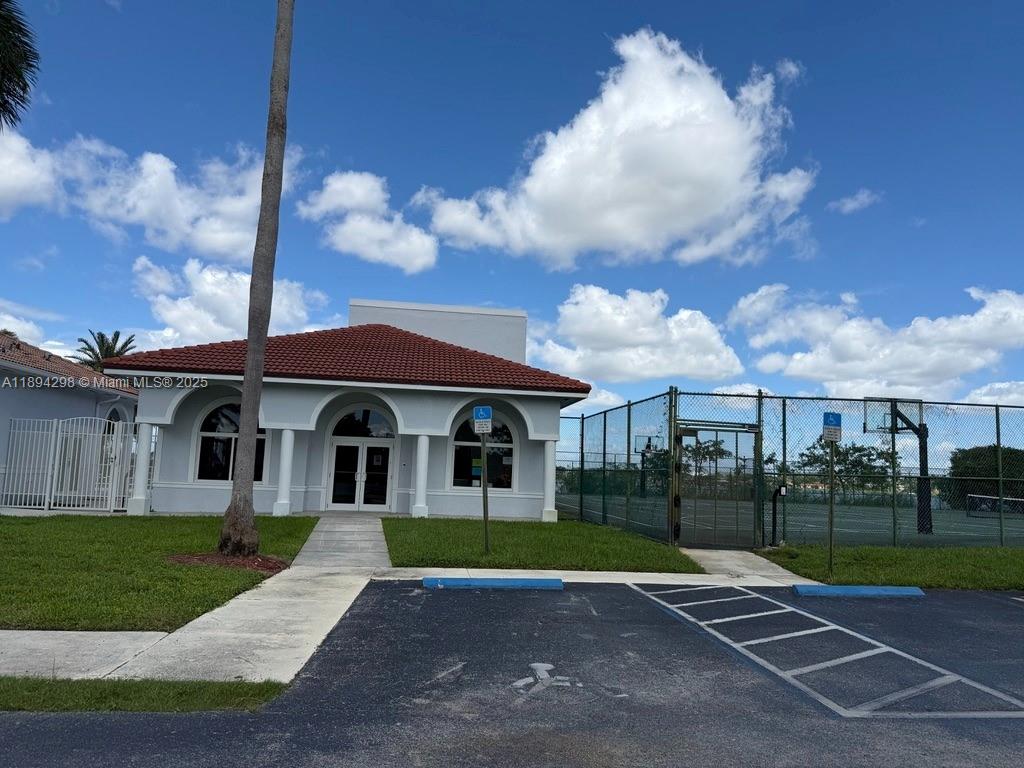 PRECIOUS HOMES AT TWIN LA - Residential Lease