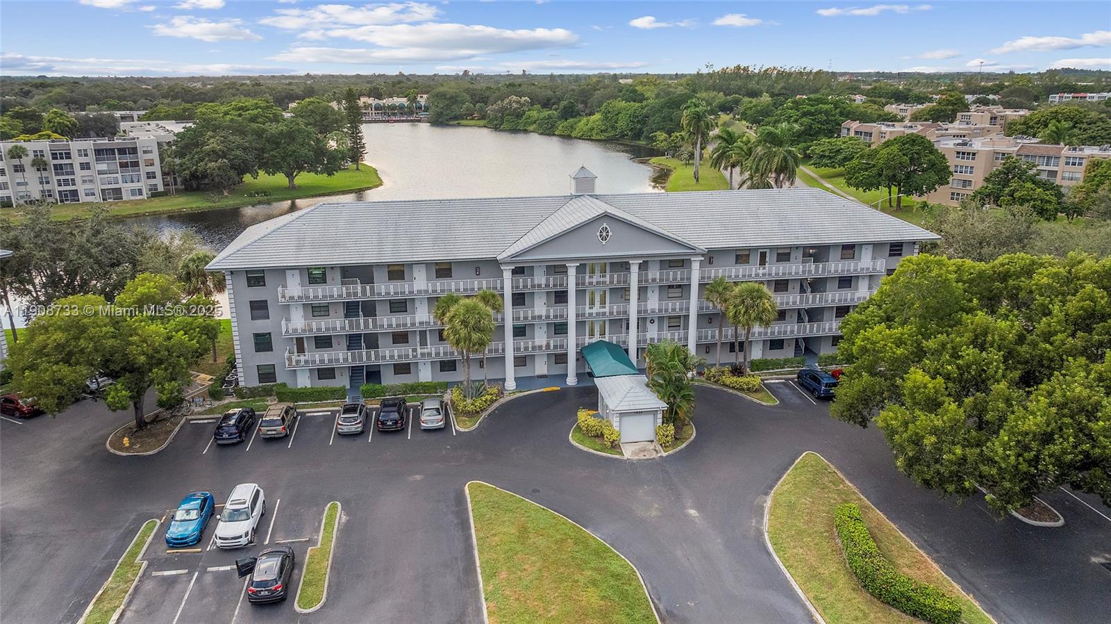 CONDO 16 OF WHITEHALL - Residential