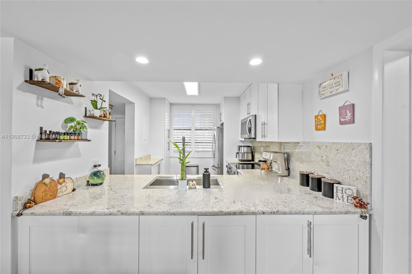 CONDO 16 OF WHITEHALL - Residential