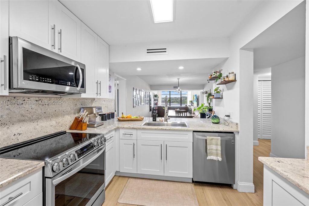 Photo of 1532 Whitehall Dr #304, Davie, FL 33324 (MLS # A11908733)