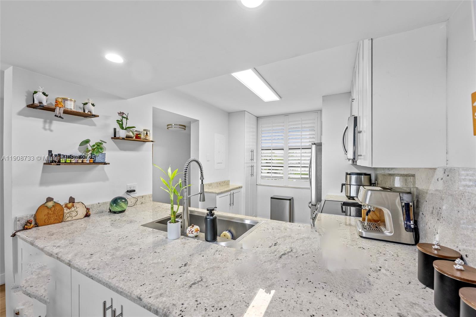 CONDO 16 OF WHITEHALL - Residential