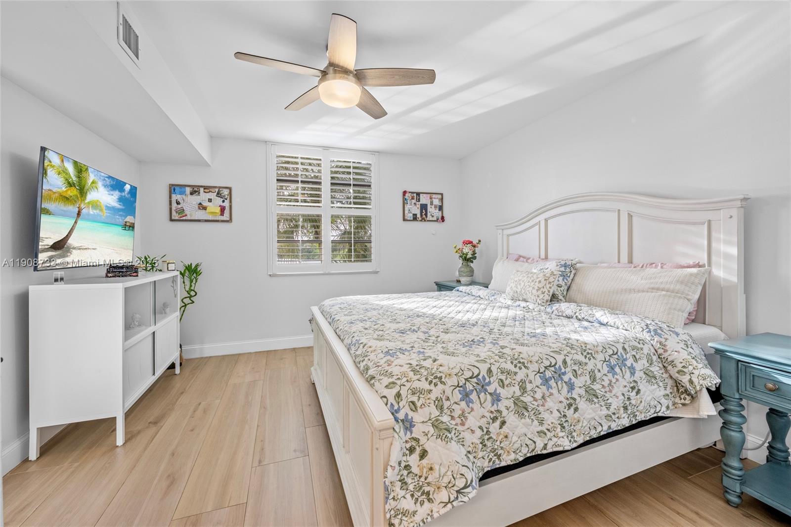 CONDO 16 OF WHITEHALL - Residential