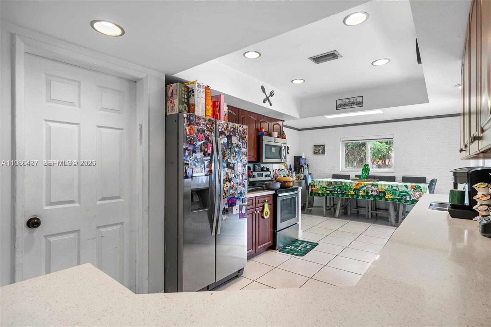 HOLLYWOOD HILLS - Residential Lease