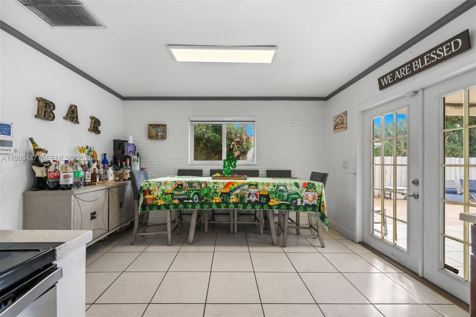 HOLLYWOOD HILLS - Residential Lease