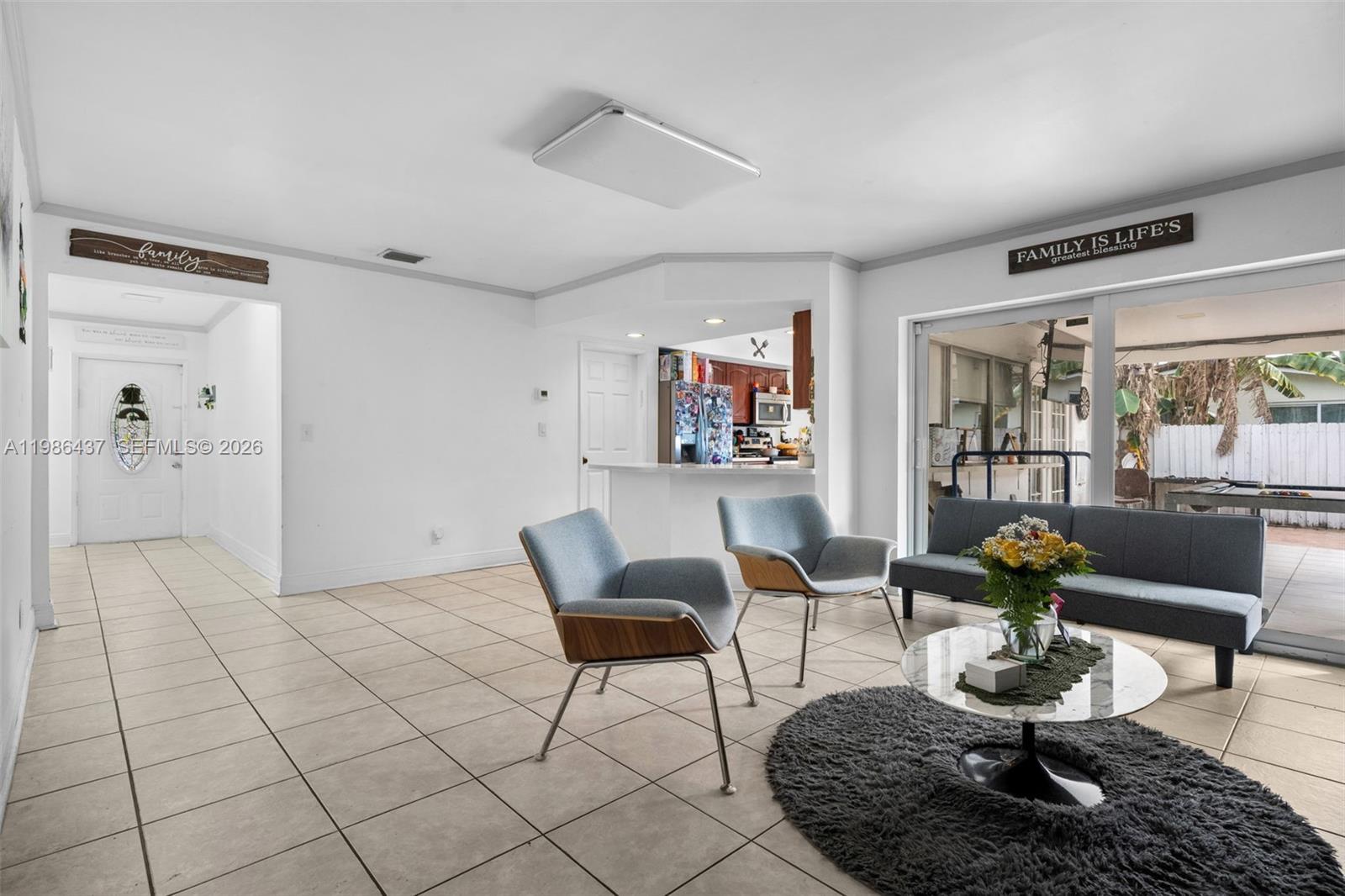 HOLLYWOOD HILLS - Residential Lease
