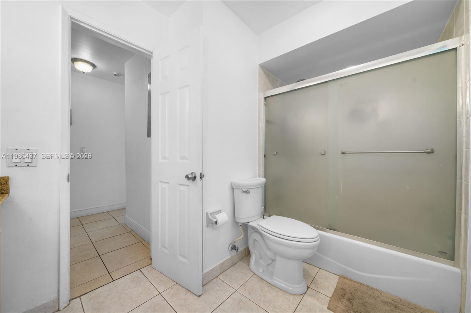 HOLLYWOOD HILLS - Residential Lease
