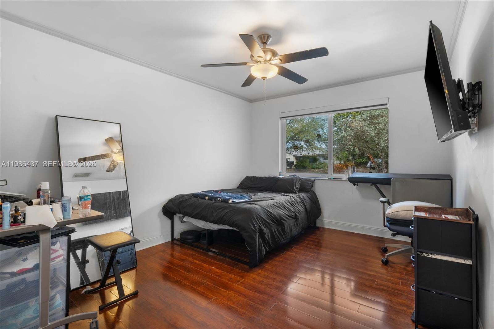 HOLLYWOOD HILLS - Residential Lease