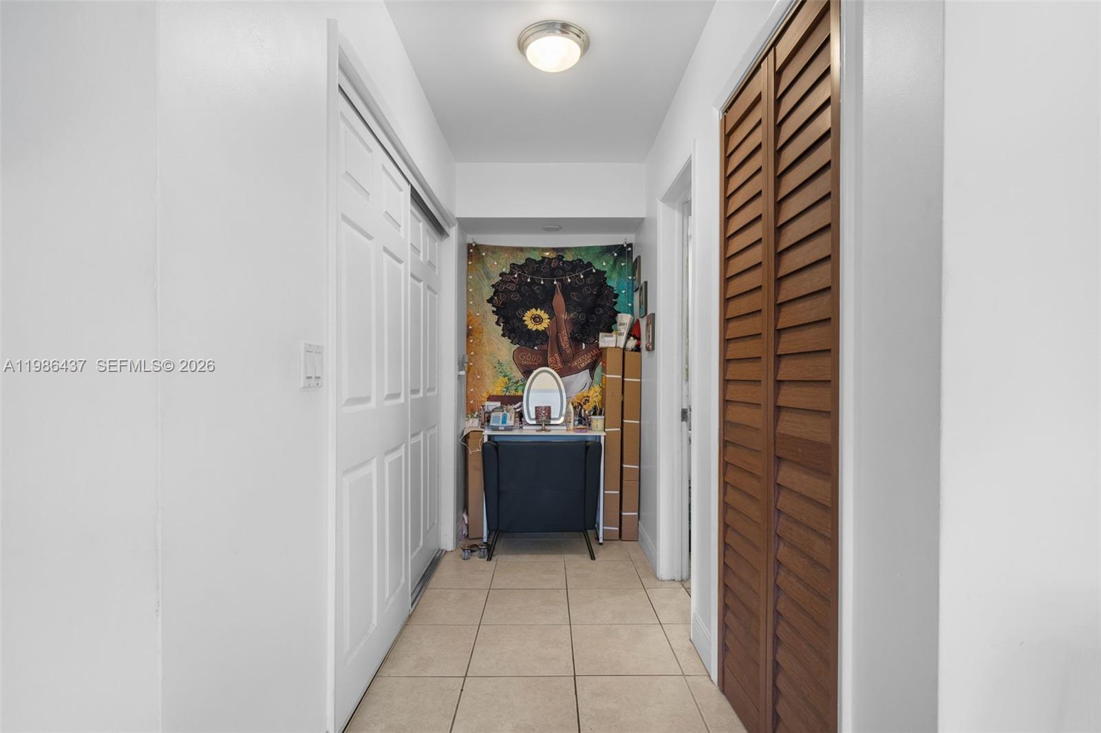 HOLLYWOOD HILLS - Residential Lease