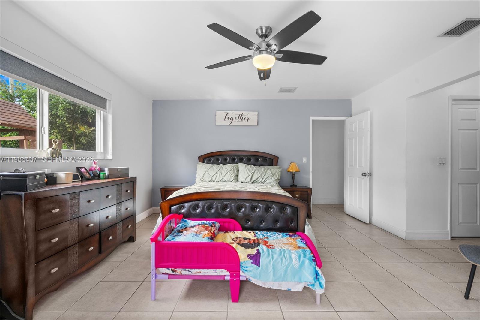 HOLLYWOOD HILLS - Residential Lease