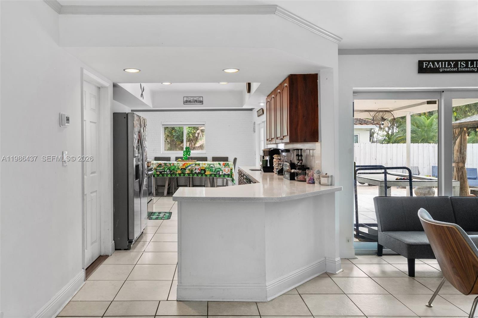 HOLLYWOOD HILLS - Residential Lease