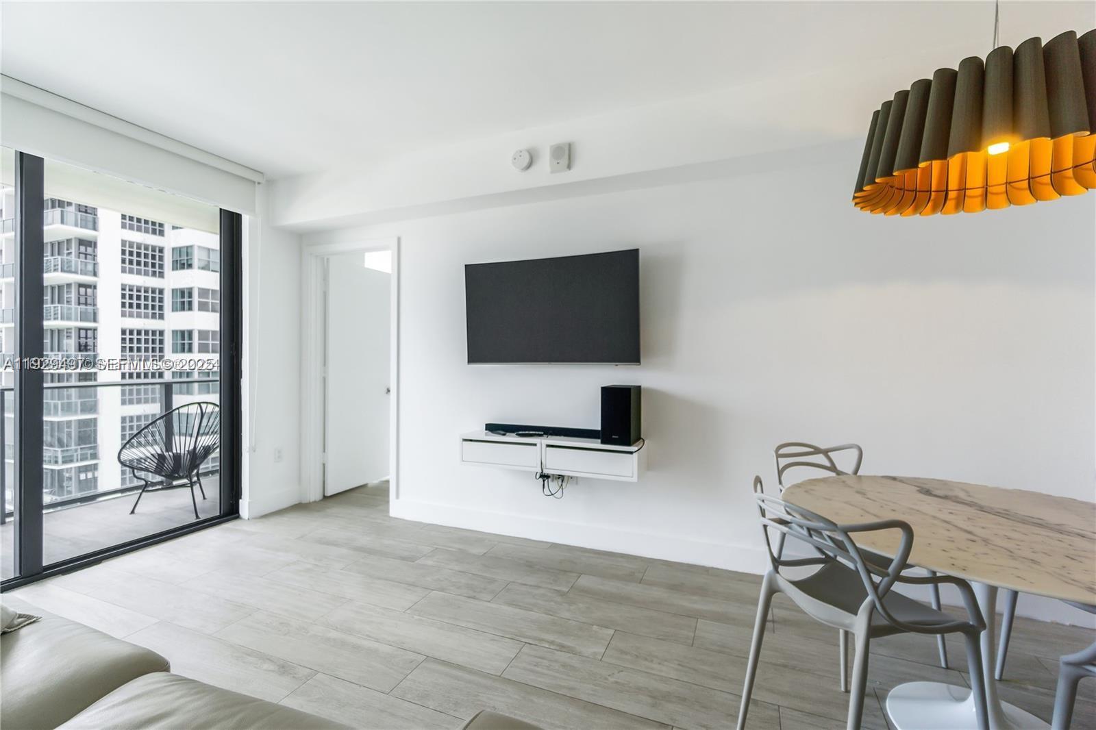 View photos, virtual tours, details... 121 NE 34th St 1203