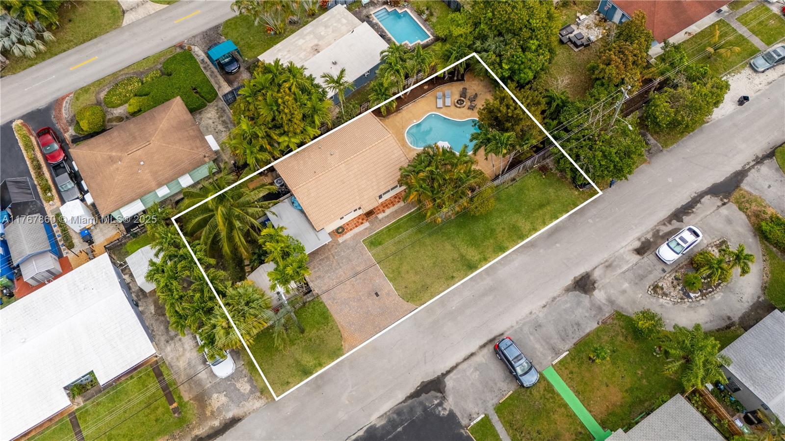 705 NE 15th Ct