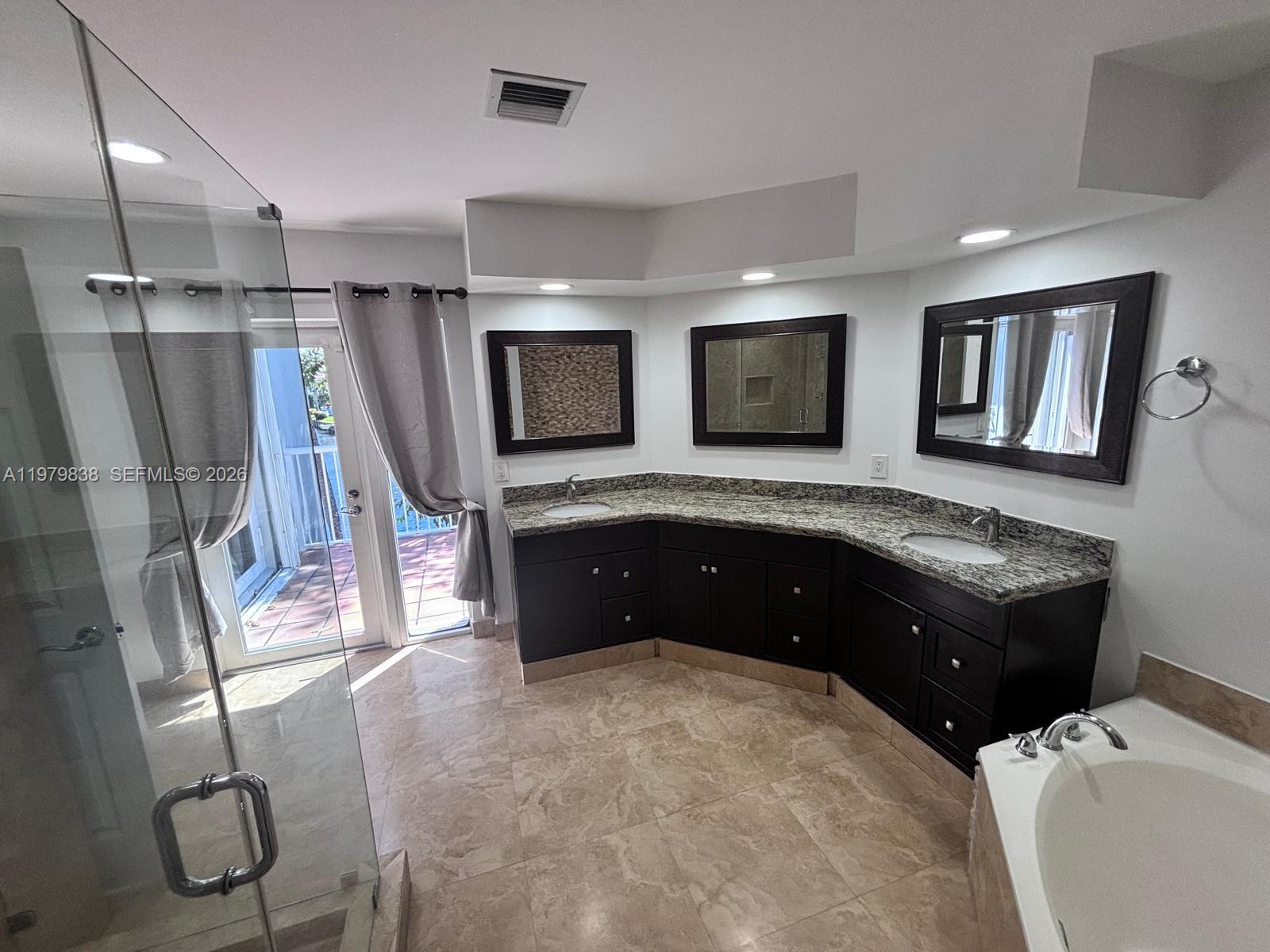 AVENTURA LAKES - PHASE II - Residential Lease