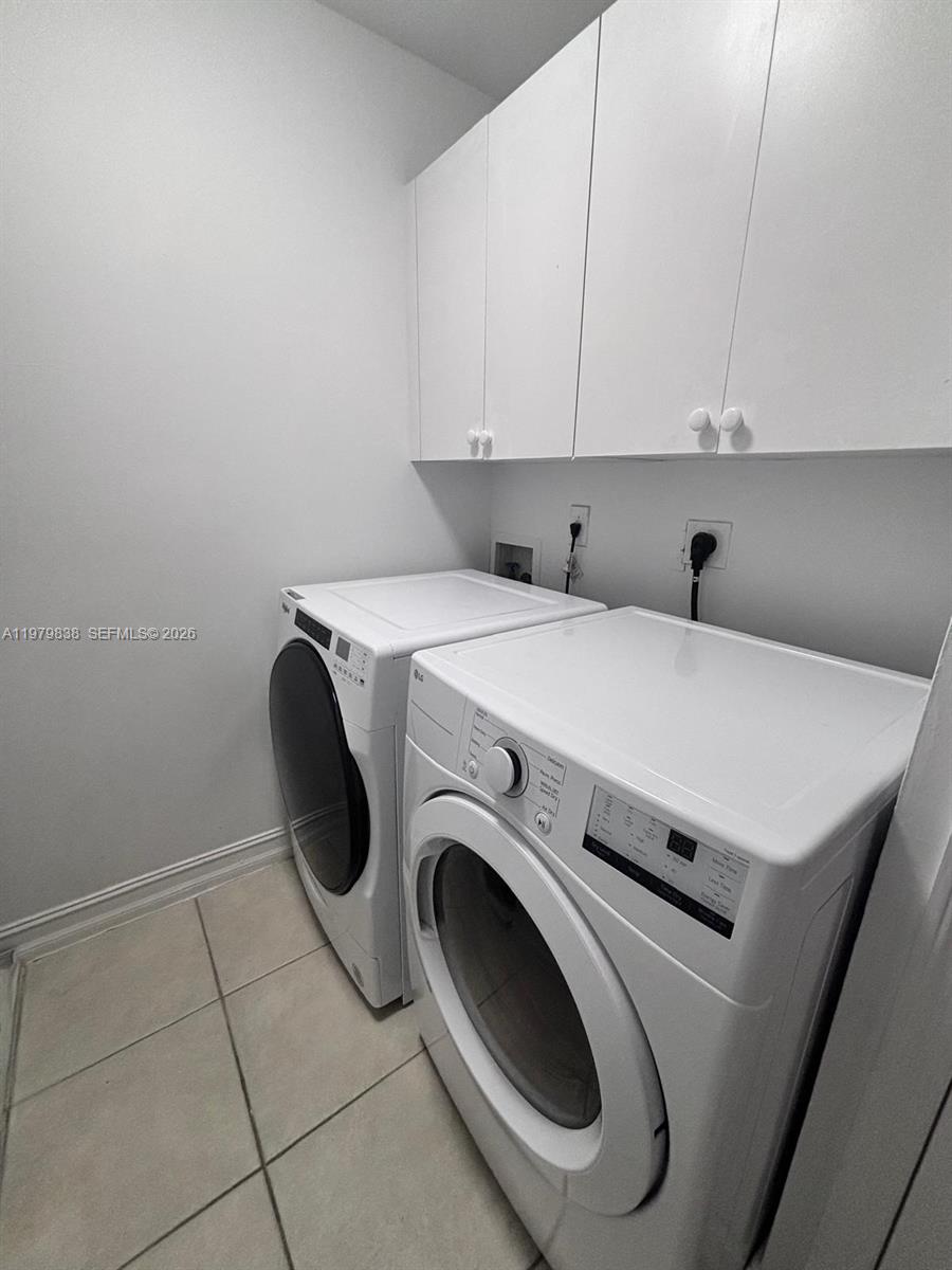 AVENTURA LAKES - PHASE II - Residential Lease