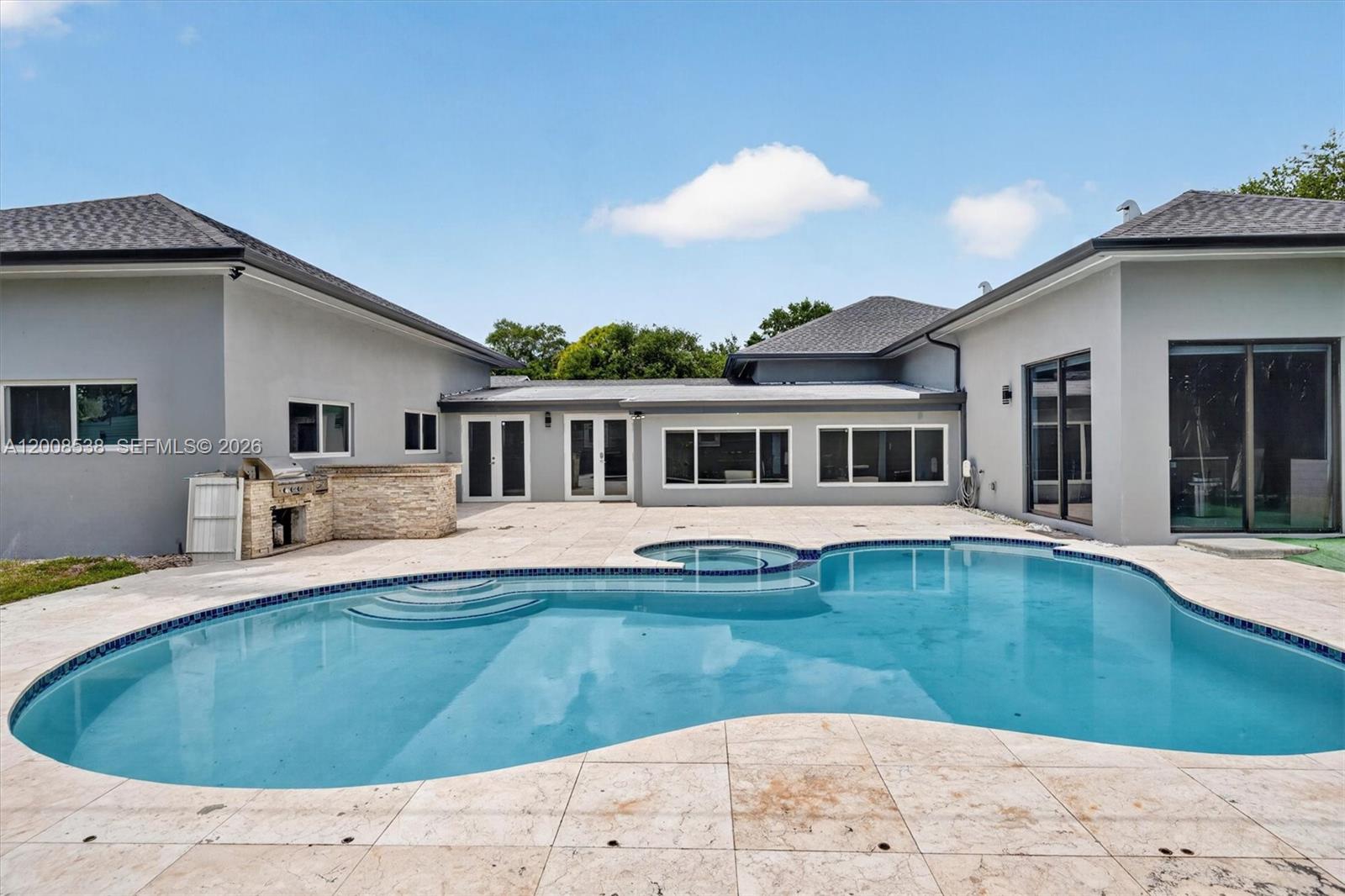 KENDALWOOD ESTATES - Residential