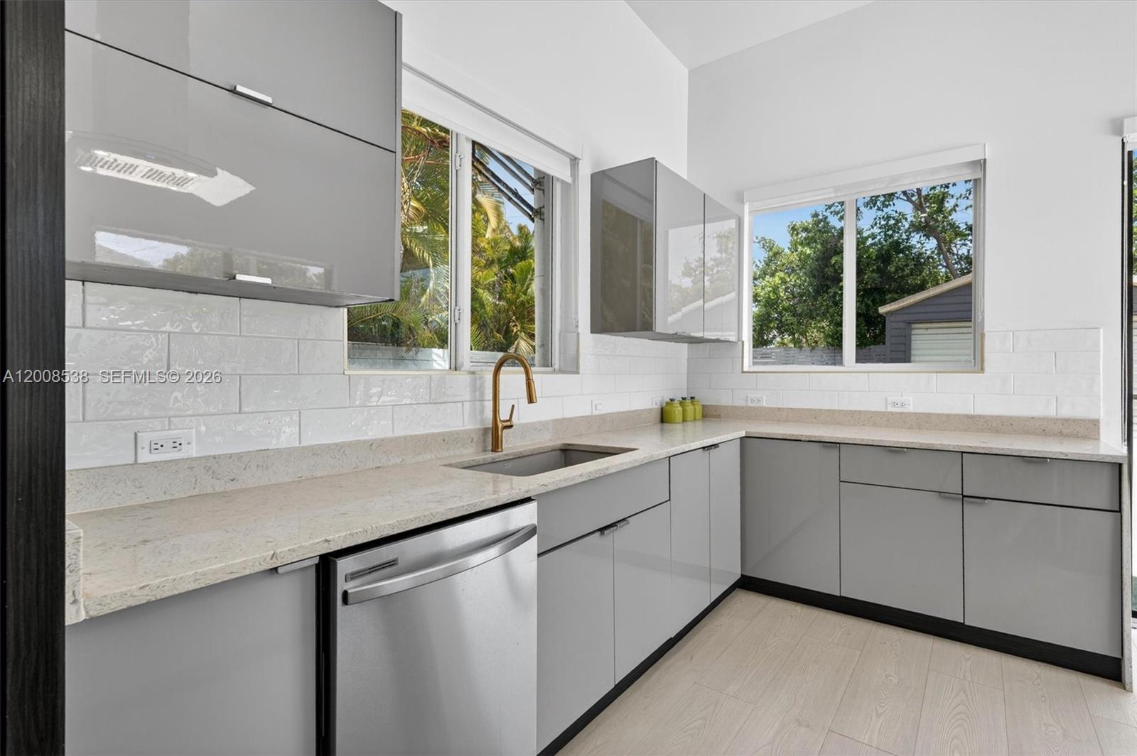 KENDALWOOD ESTATES - Residential