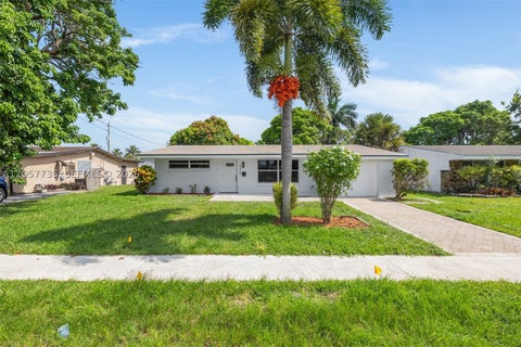 Photo of 6420 NW 26th St, Sunrise, FL 33313 (MLS # A12057735)