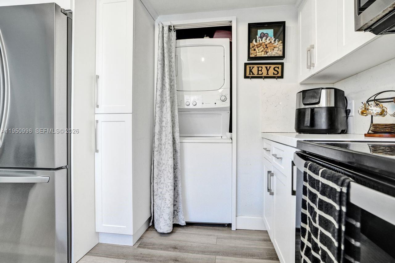 LAKES MEADOW VILG HOMES C - Residential