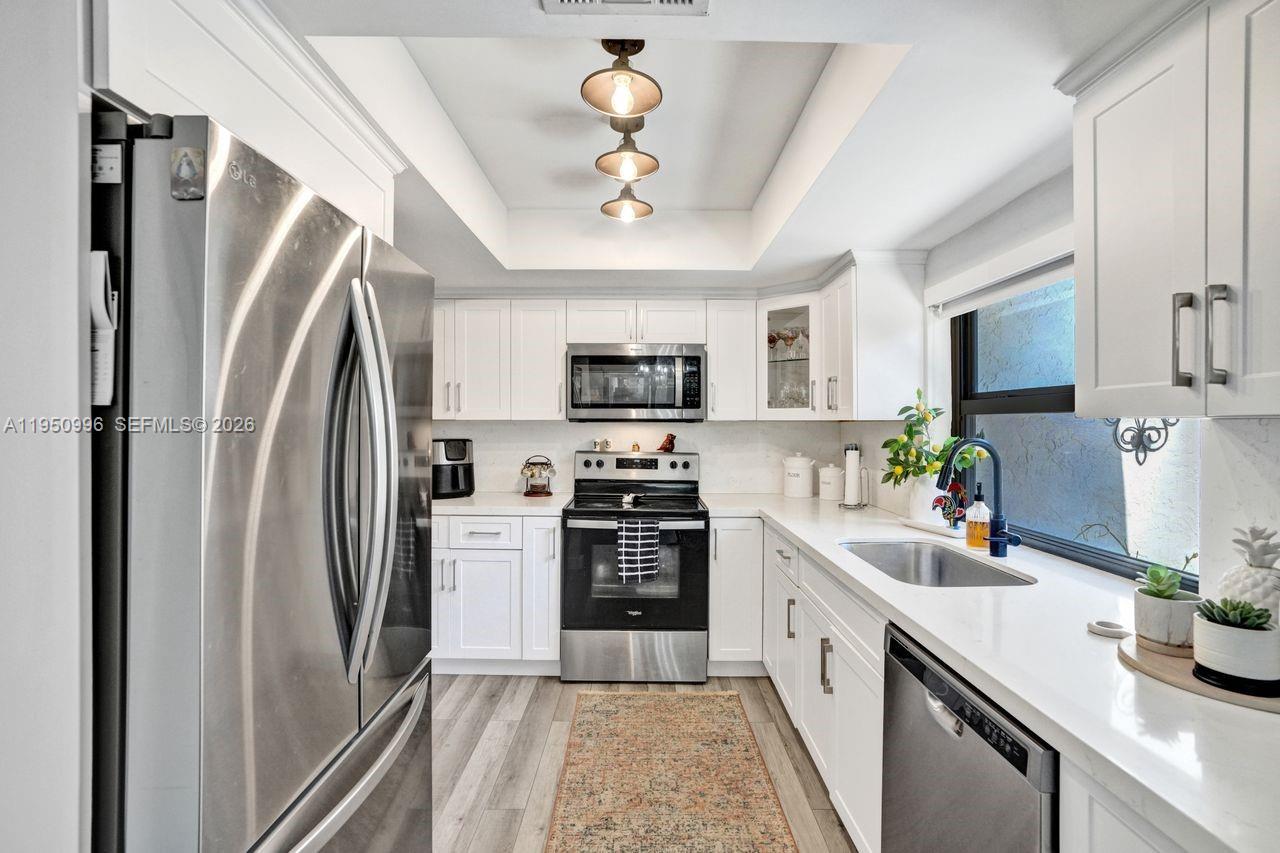 LAKES MEADOW VILG HOMES C - Residential