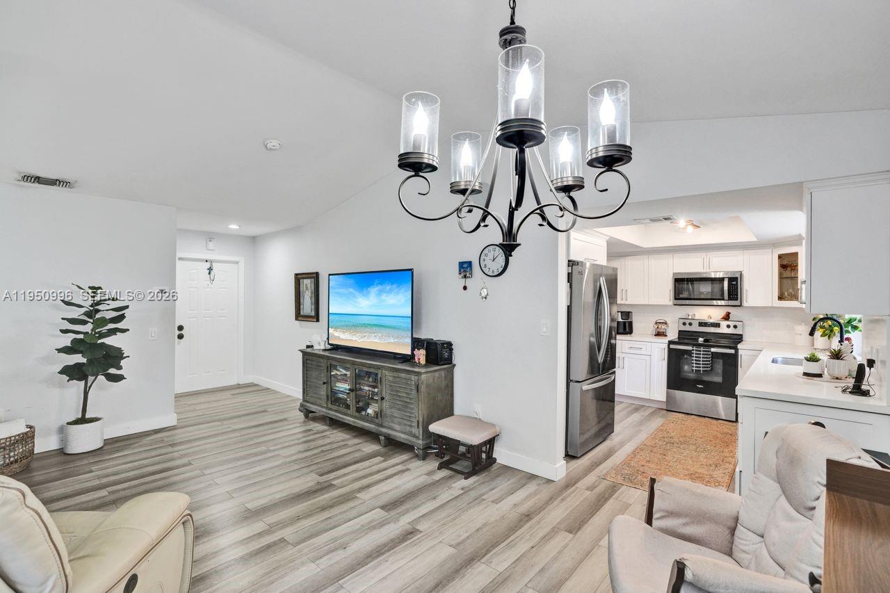 LAKES MEADOW VILG HOMES C - Residential