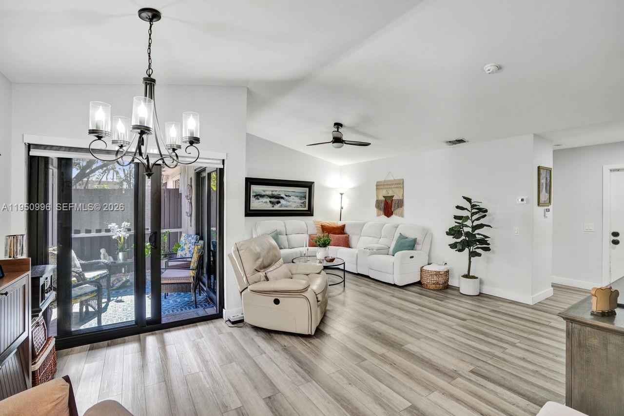 LAKES MEADOW VILG HOMES C - Residential