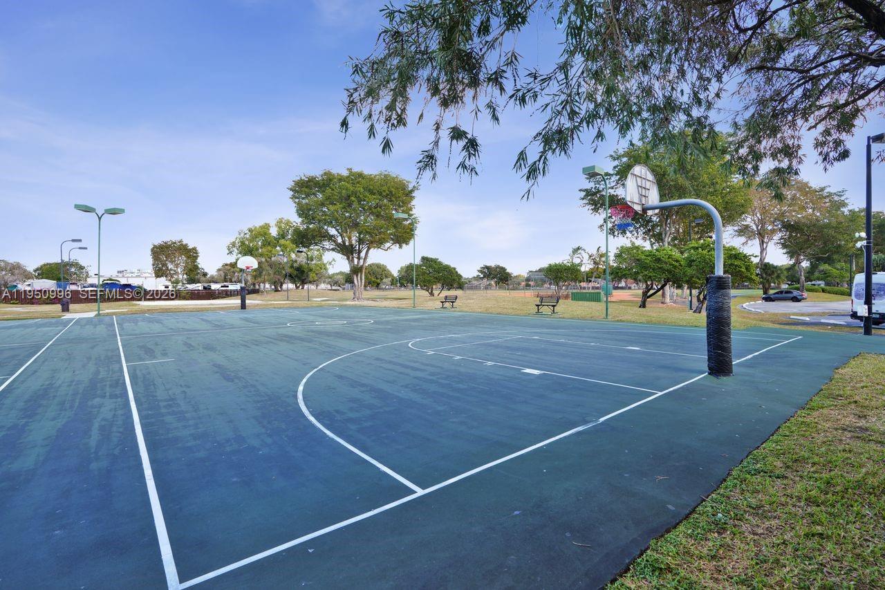 LAKES MEADOW VILG HOMES C - Residential