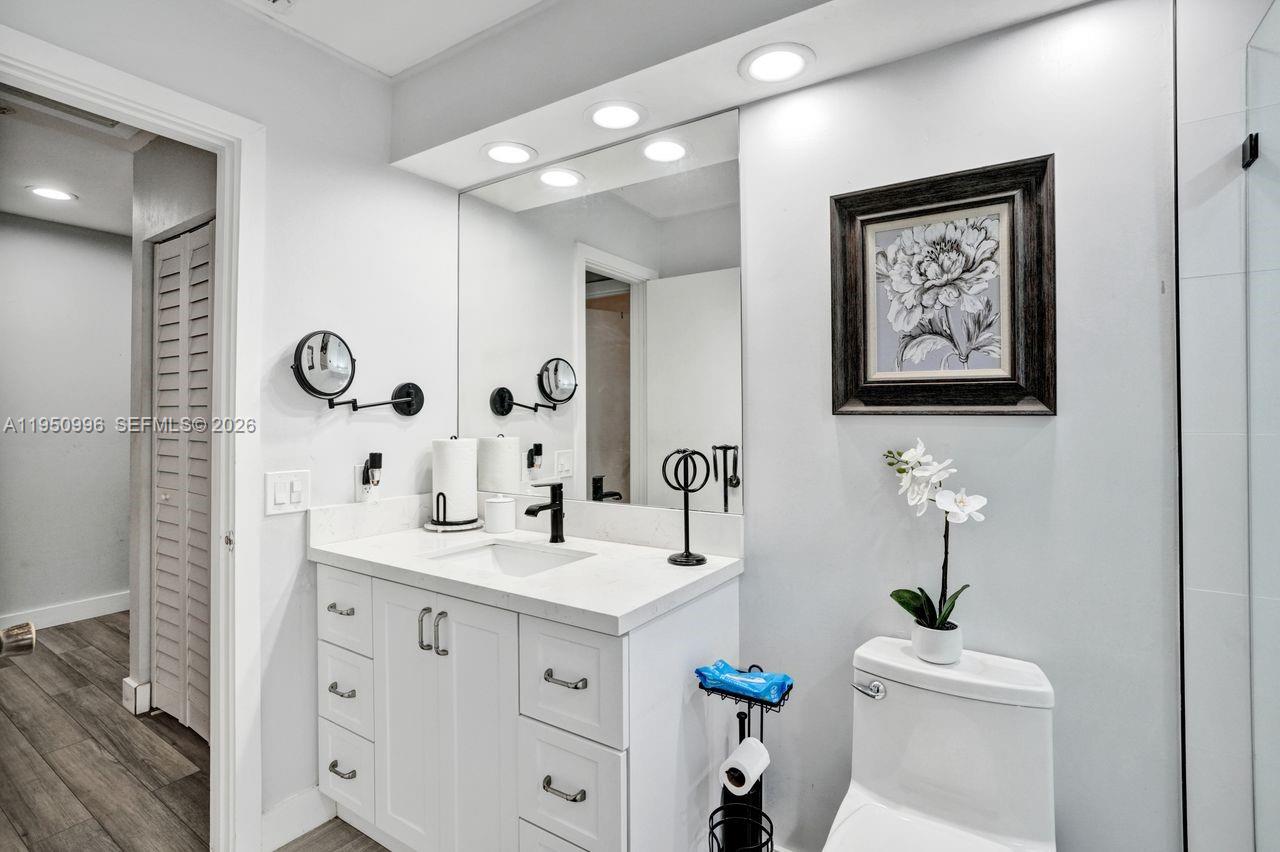 LAKES MEADOW VILG HOMES C - Residential